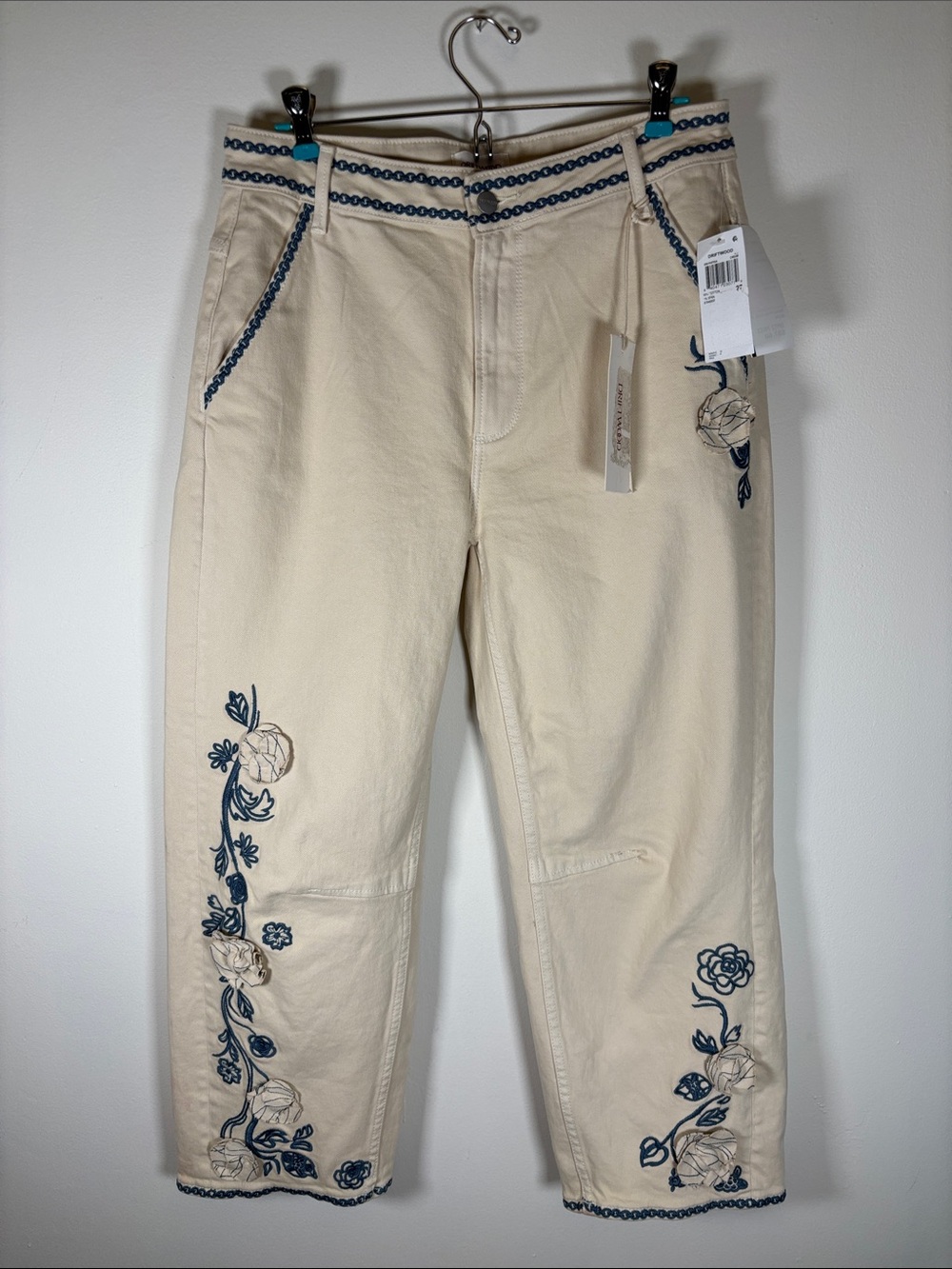 DRIFTWOOD Barbara Barrel Leg Cream Ankle Jeans Blue Floral Embroidery Size 27 NW